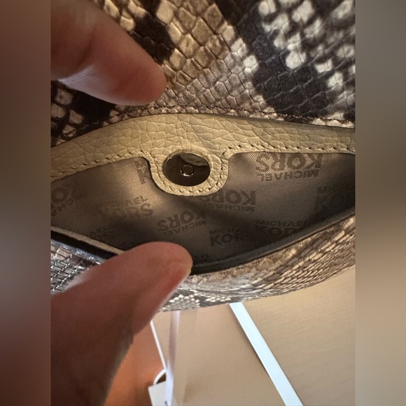 MICHEAL KORS Julia Medium Python Messenger Bag (NWOT) - Picture 8 of 13